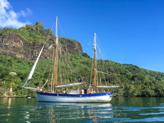 Sailing in Mo'orea